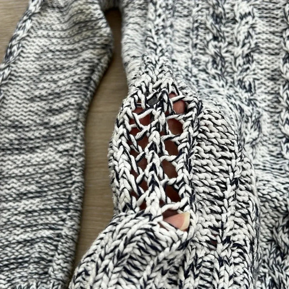 Gap Women Small Sweater Blue/white Size small - Picture 3 of 6